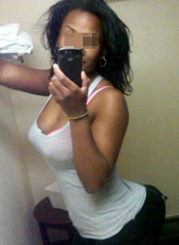 Africaine voulant un sexe bien gros à sucer à Rouen