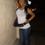 Je cherche un beur bien foutu de Argenteuil pour une fel baveuse Je cherche un beur bien foutu de Argenteuil pour une fel baveuse