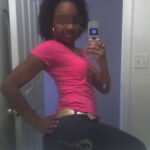 Black coquine qui veut une queue bien grosse à pomper à Paris