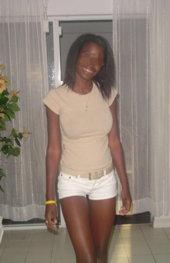 Femme sexy à Tours pour une pipe