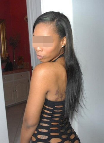 Femme bien coquine recherche un partenaire de baise à Grasse