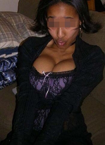 Femme africaine voulant pomper de très gros sexes à Martigues