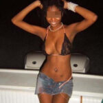 Fille antillaise voudrait des queues poilues à pomper sur Châteauroux